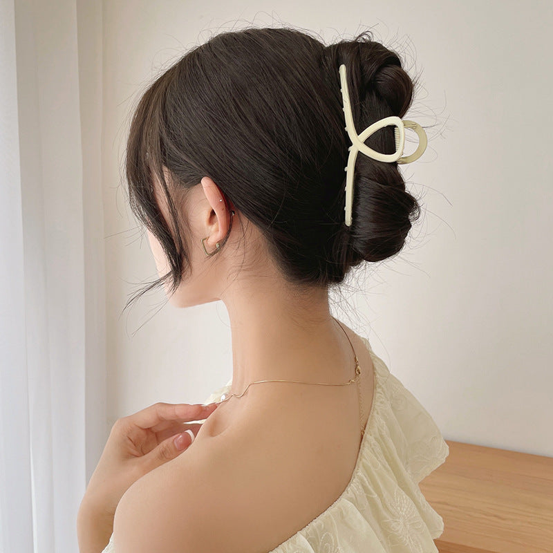 Pince Crabe Mode Femme | Coiffure Élégante & Style Tendance
